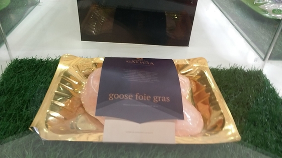 filme dourado de 422mm Thermoforming para a película de plástico da embalagem da salsicha da carne do bloco da pele